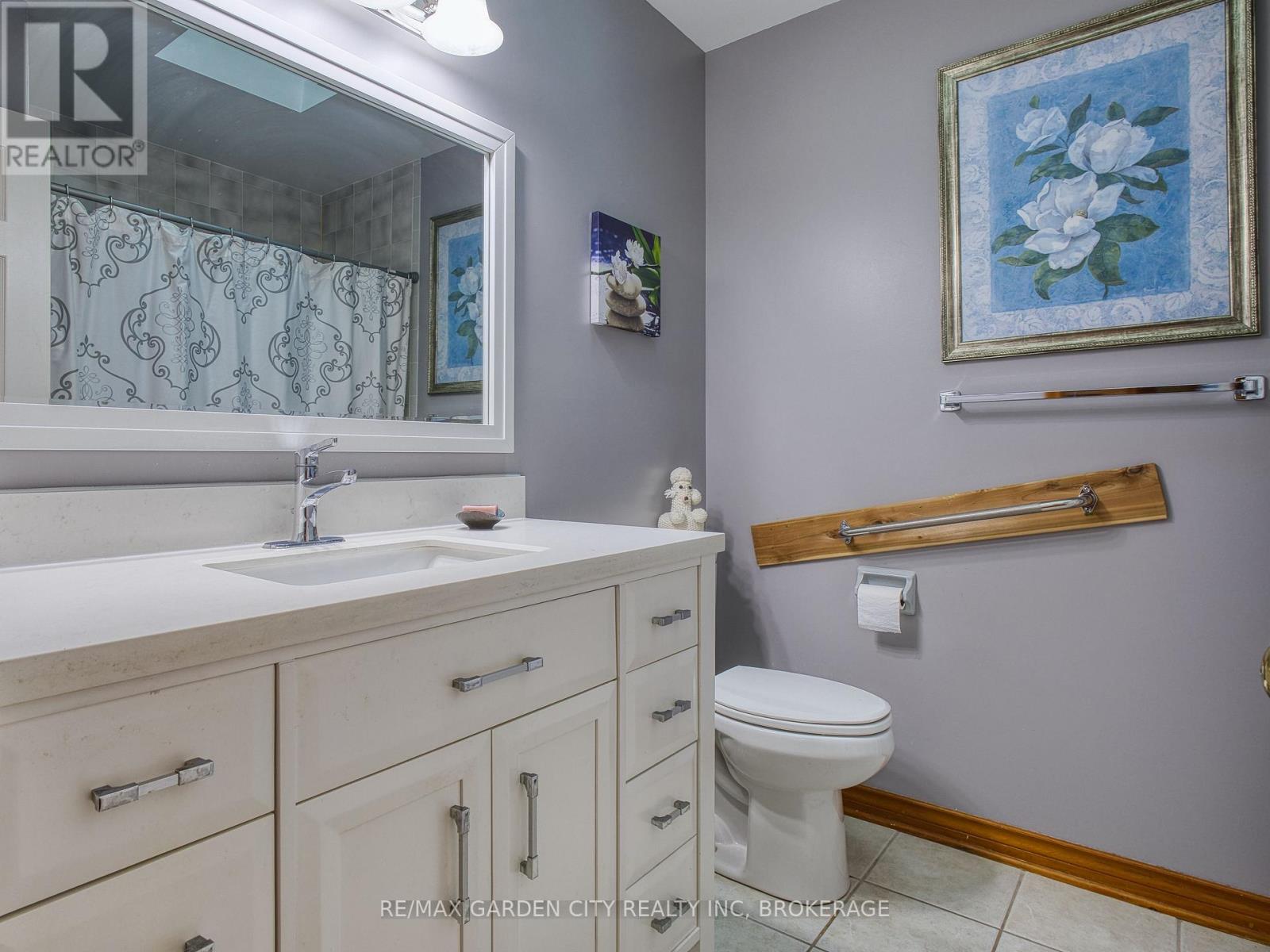 2 Harvest Oak Drive, St. Catharines, Ontario  L2S 3H4 - Photo 21 - X12455816
