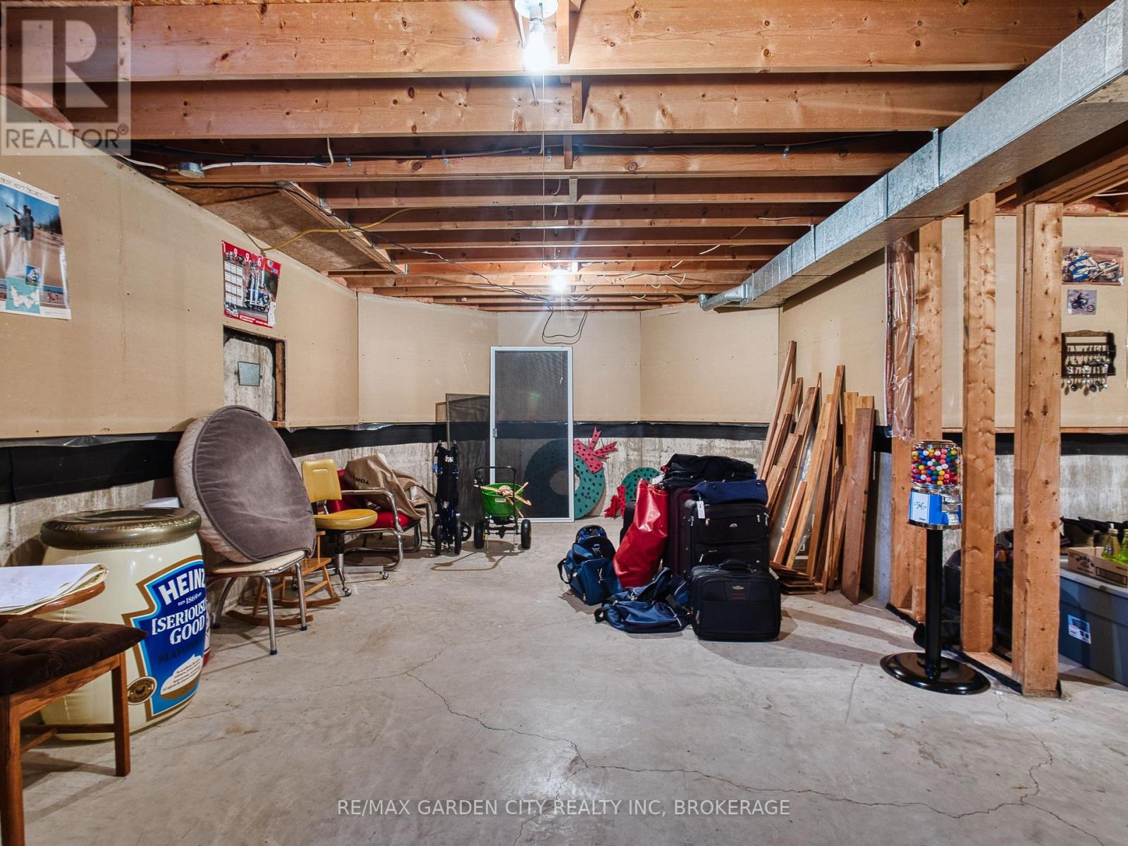 2 Harvest Oak Drive, St. Catharines, Ontario  L2S 3H4 - Photo 35 - X12455816