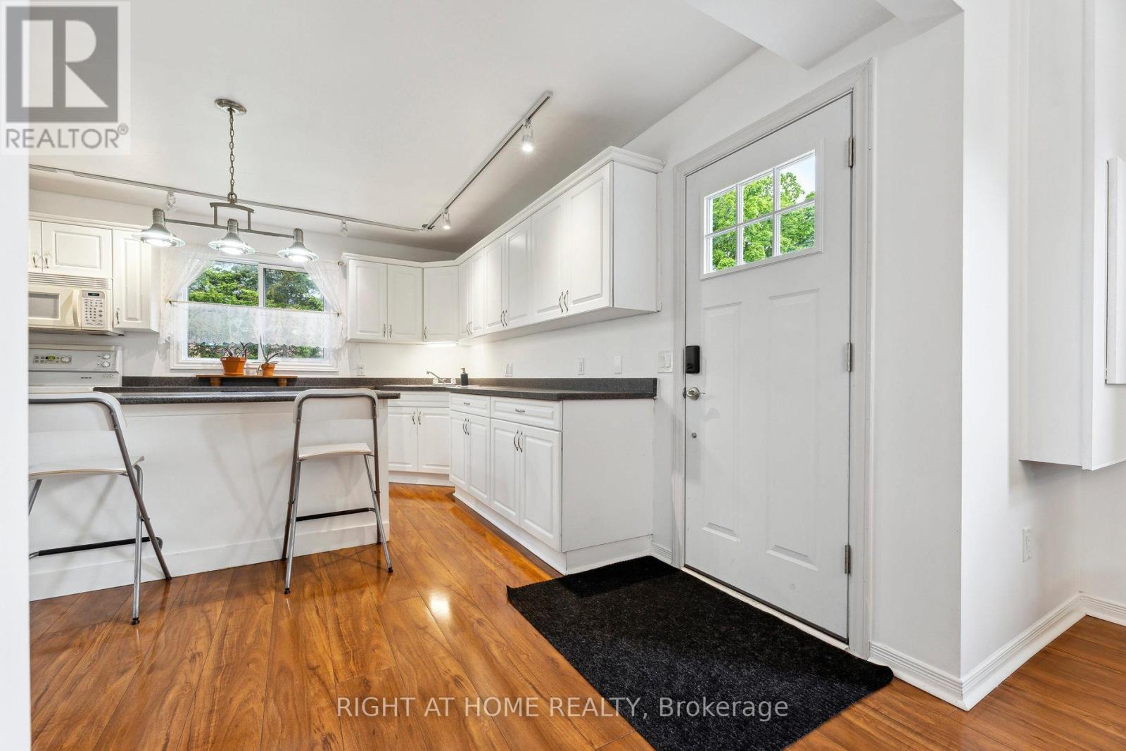 186 Dundas Street W, Quinte West, Ontario  K8V 3R2 - Photo 14 - X12377751
