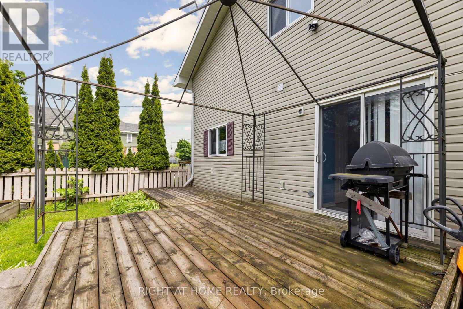 186 Dundas Street W, Quinte West, Ontario  K8V 3R2 - Photo 28 - X12377751