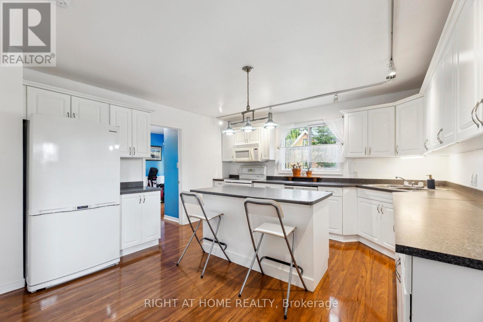 186 Dundas Street W, Quinte West, Ontario  K8V 3R2 - Photo 12 - X12377751