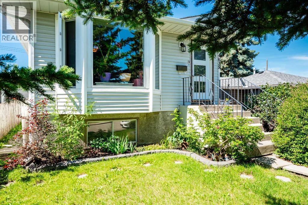 4635 70 Street Nw, Calgary, Alberta  T3B 2K7 - Photo 4 - A2262796