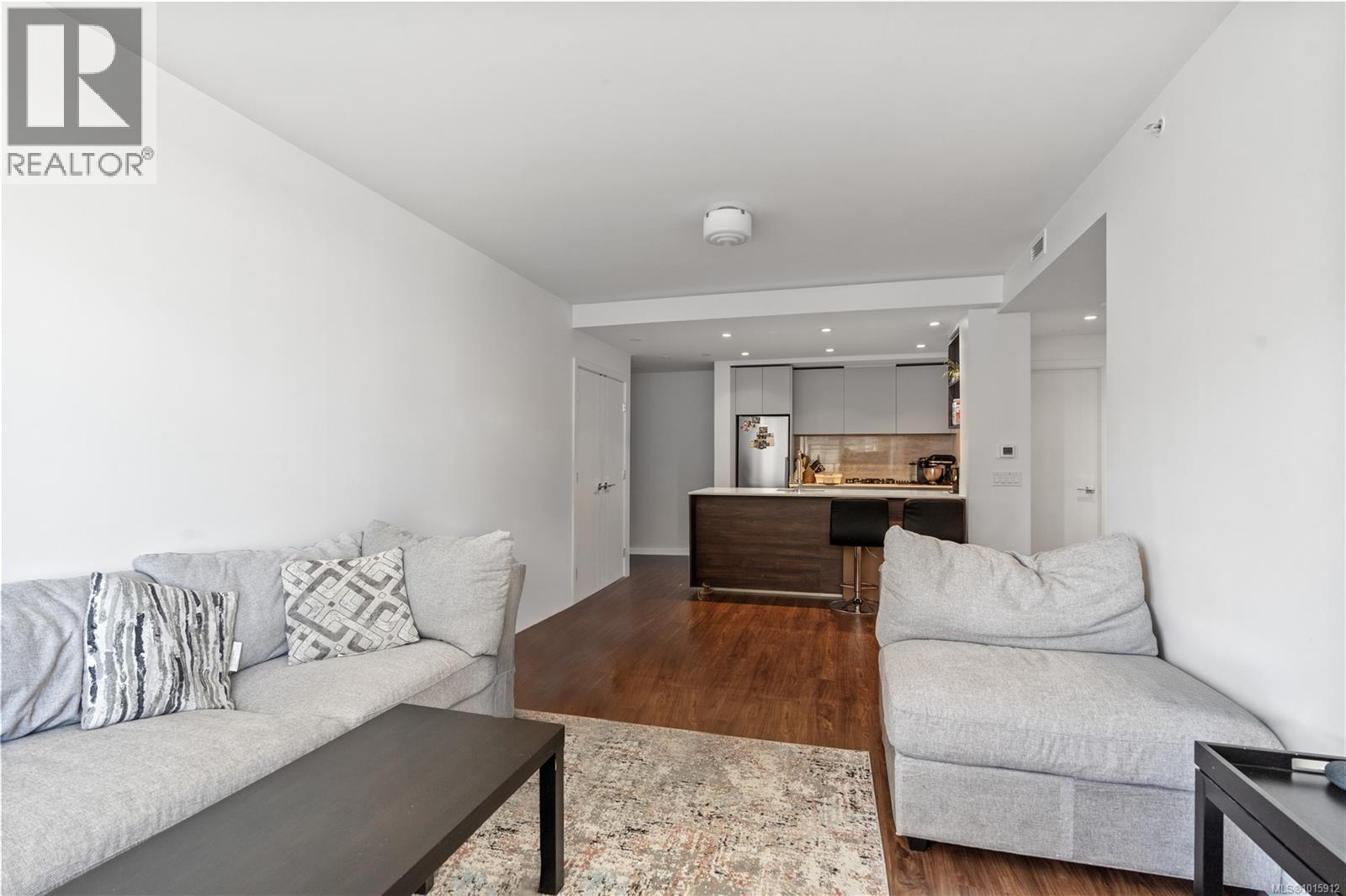504 369 Tyee Rd, Victoria, British Columbia  V9A 0B6 - Photo 6 - 1015912