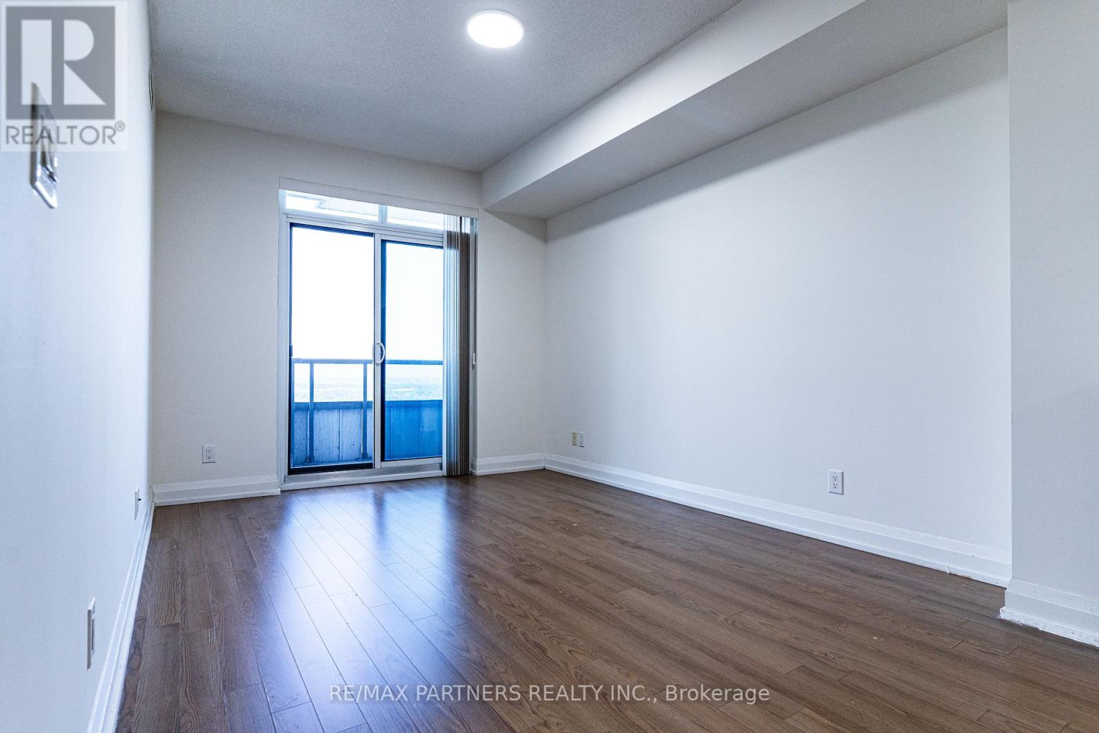 1903 - 7171 Yonge Street, Markham, Ontario  L3T 0C5 - Photo 4 - N12455788