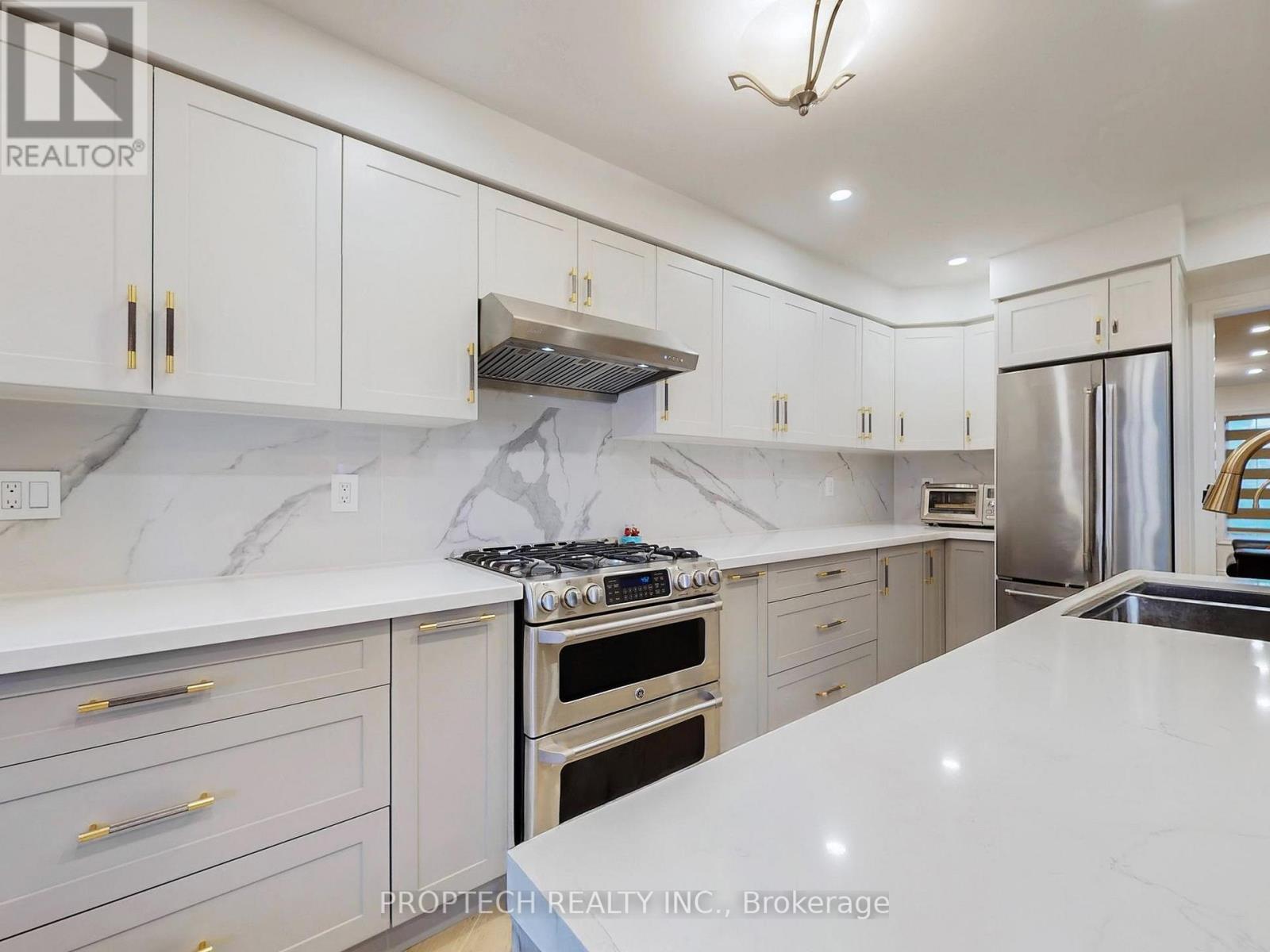 61 Cariglia Trail, Markham, Ontario  L3R 4X1 - Photo 15 - N12455791