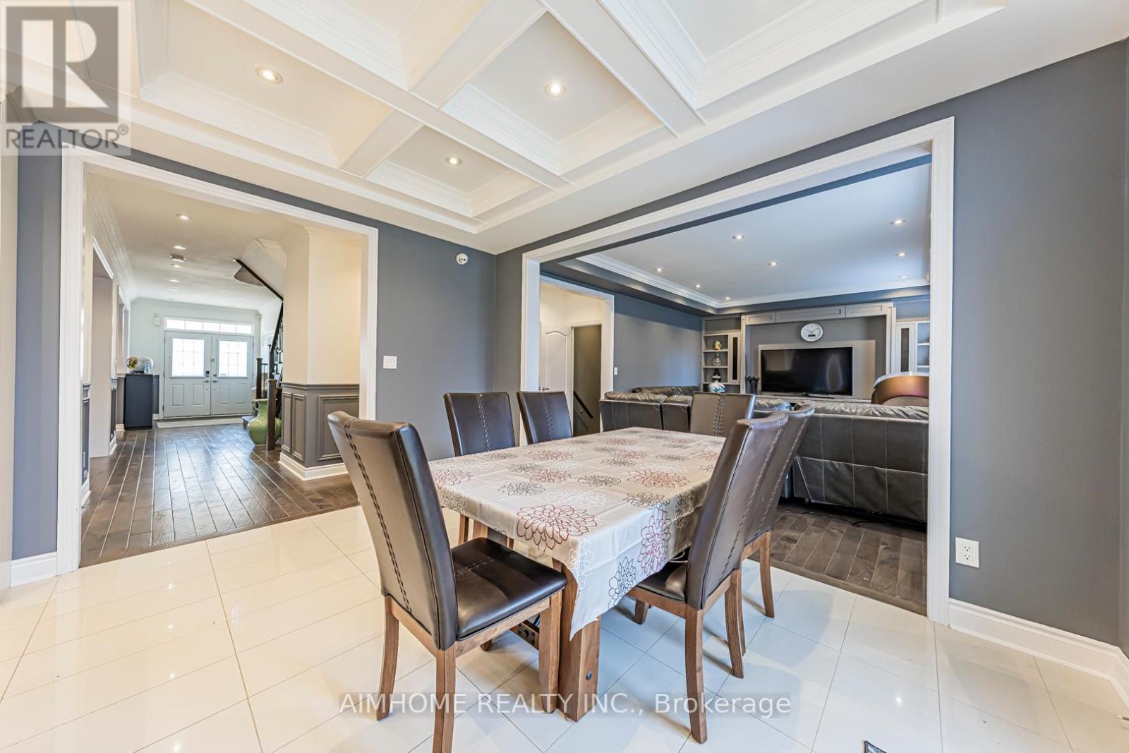 986 Wilbur Pipher Circle, Newmarket, Ontario  L3X 0G5 - Photo 12 - N12455805