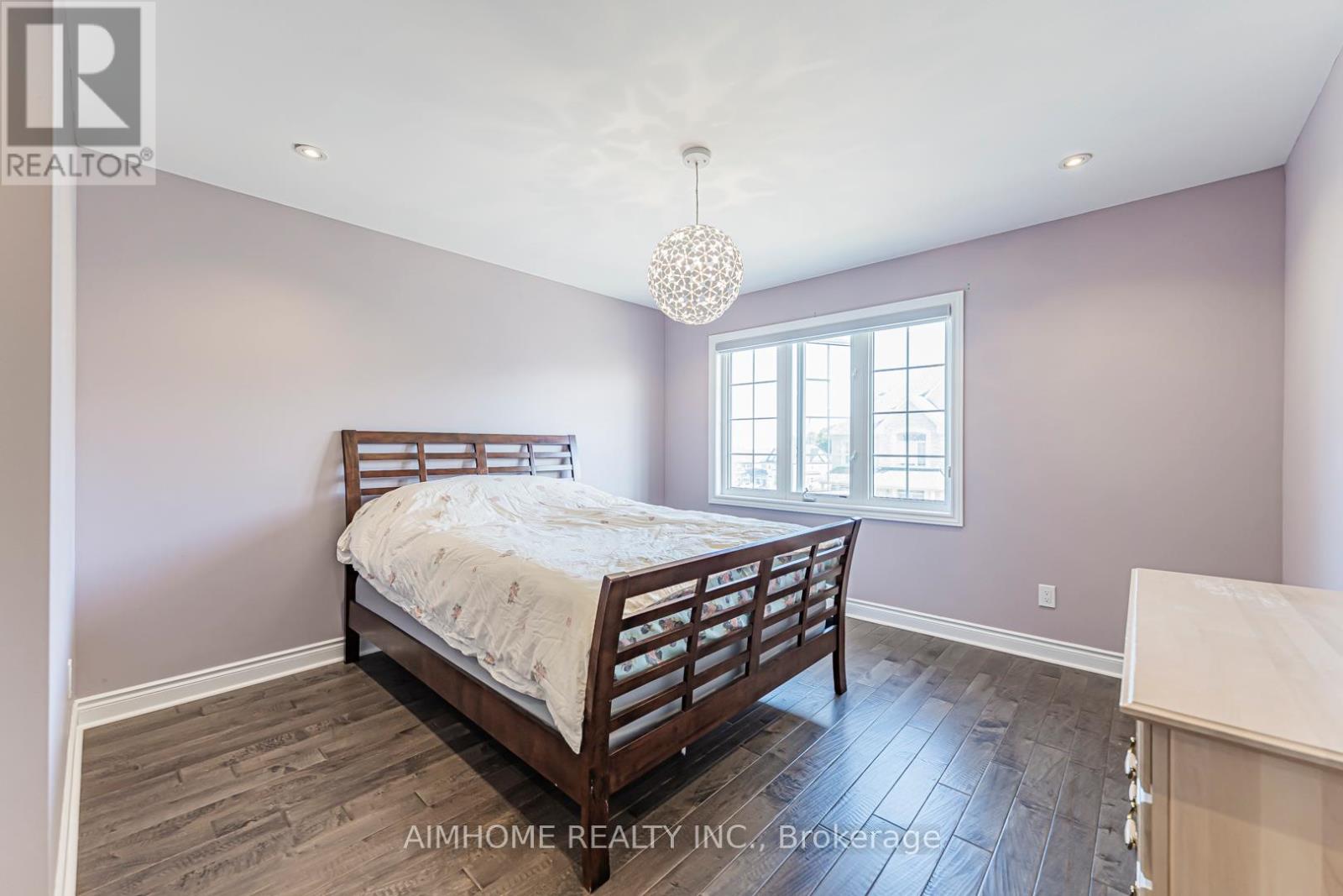 986 Wilbur Pipher Circle, Newmarket, Ontario  L3X 0G5 - Photo 30 - N12455805