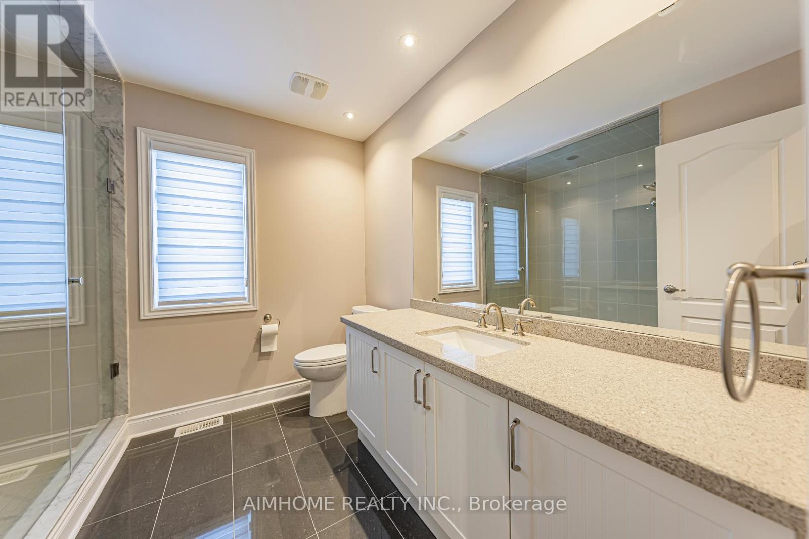 986 Wilbur Pipher Circle, Newmarket, Ontario  L3X 0G5 - Photo 36 - N12455805