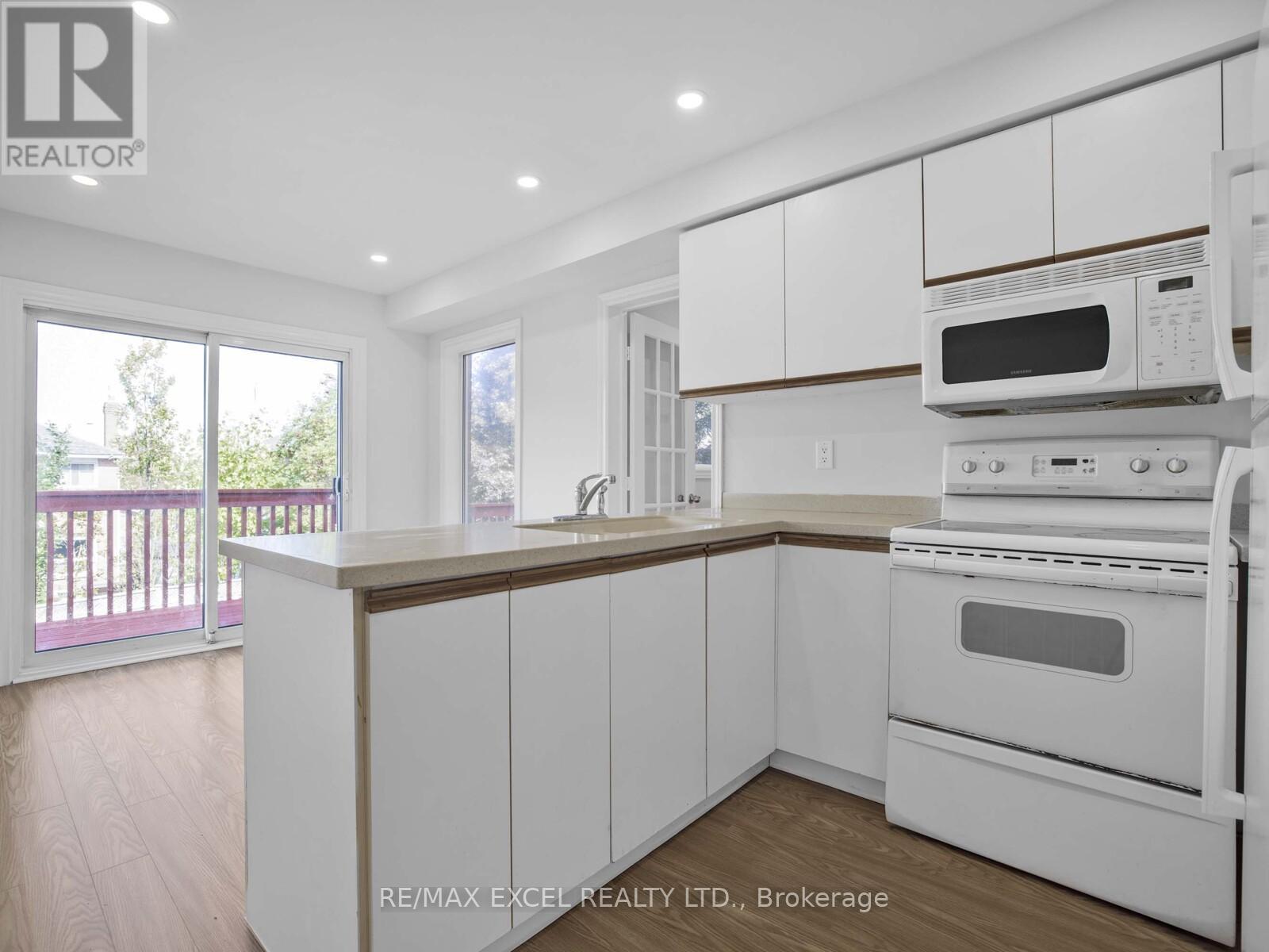 25 Golden Meadow Road, Barrie, Ontario  L4N 7E6 - Photo 16 - S12455798