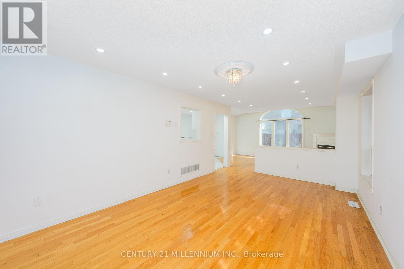 87 Heartleaf Crescent, Brampton, Ontario  L7A 2B9 - Photo 11 - W12455787