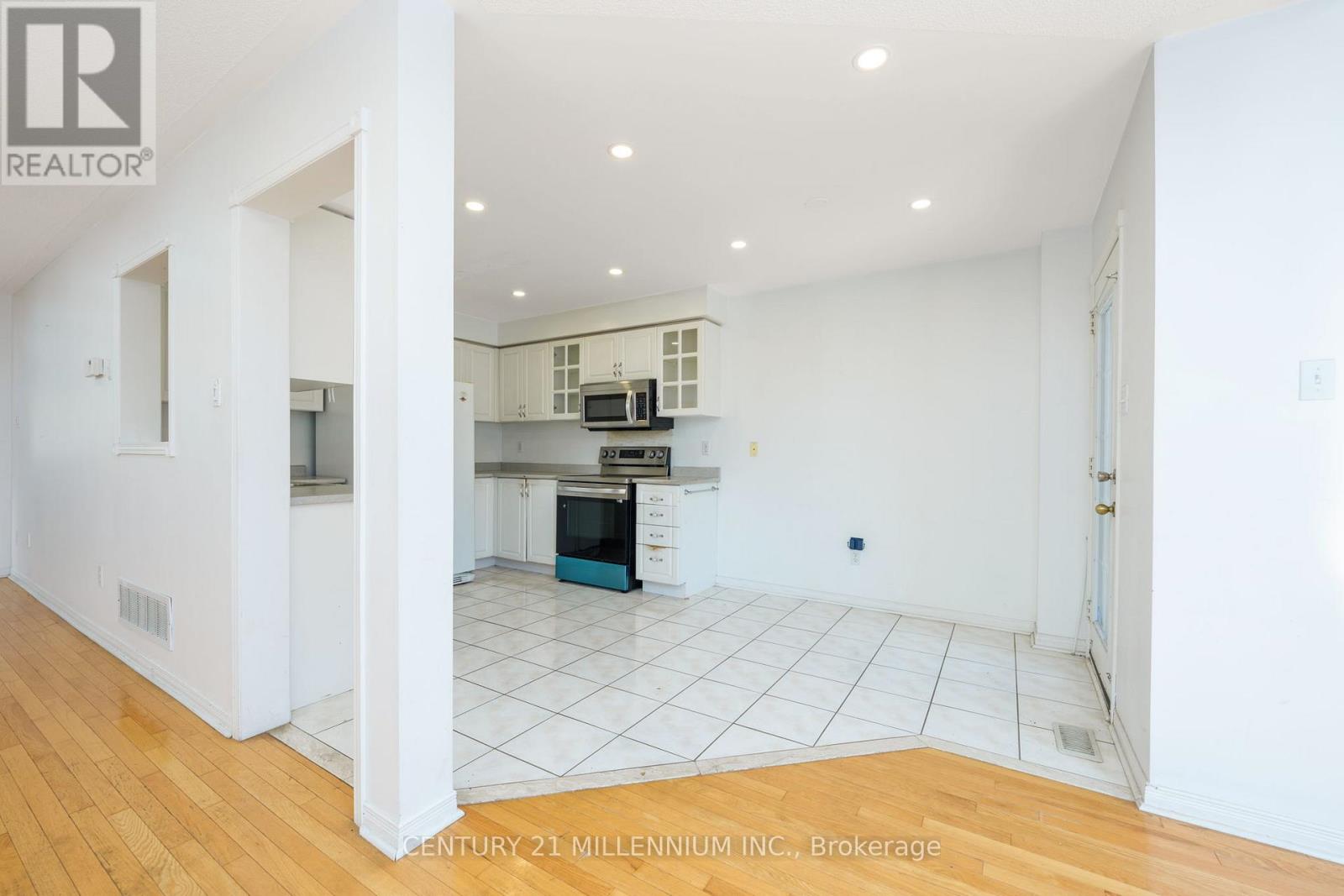 87 Heartleaf Crescent, Brampton, Ontario  L7A 2B9 - Photo 14 - W12455787