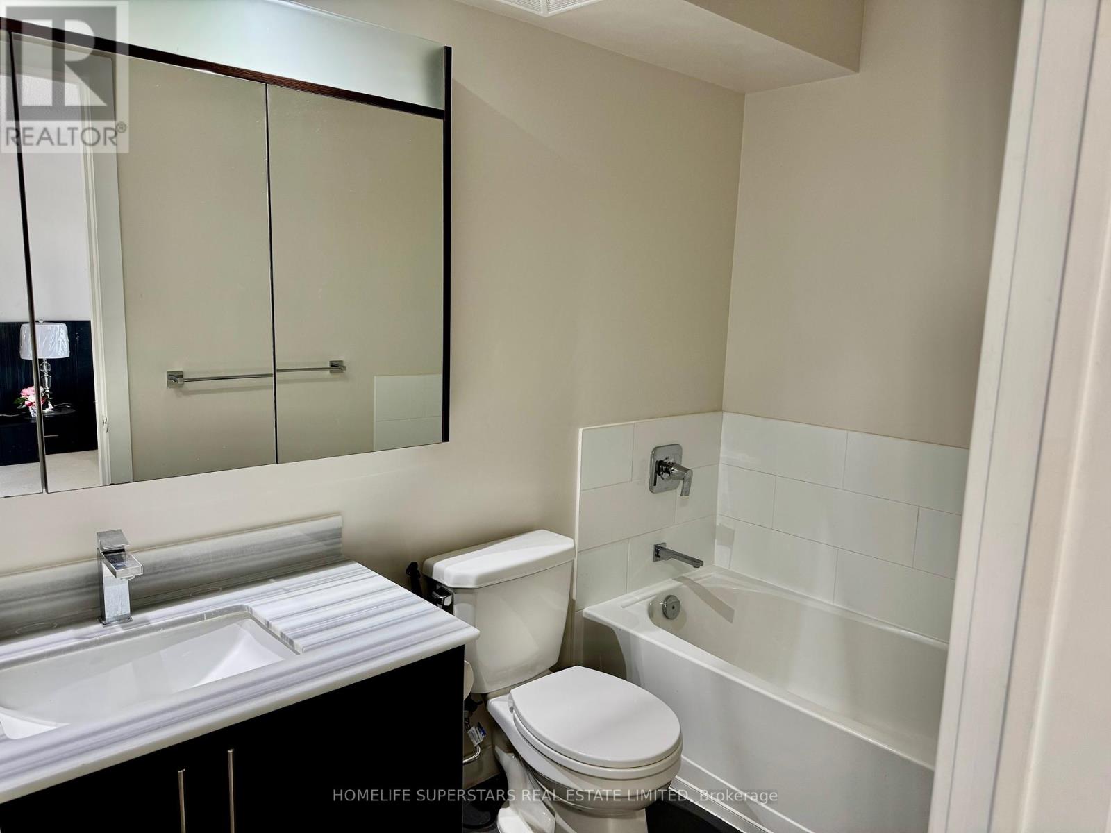 Th 3 - 4070 Parkside Village Drive W, Mississauga, Ontario  L5B 0K2 - Photo 15 - W12455804