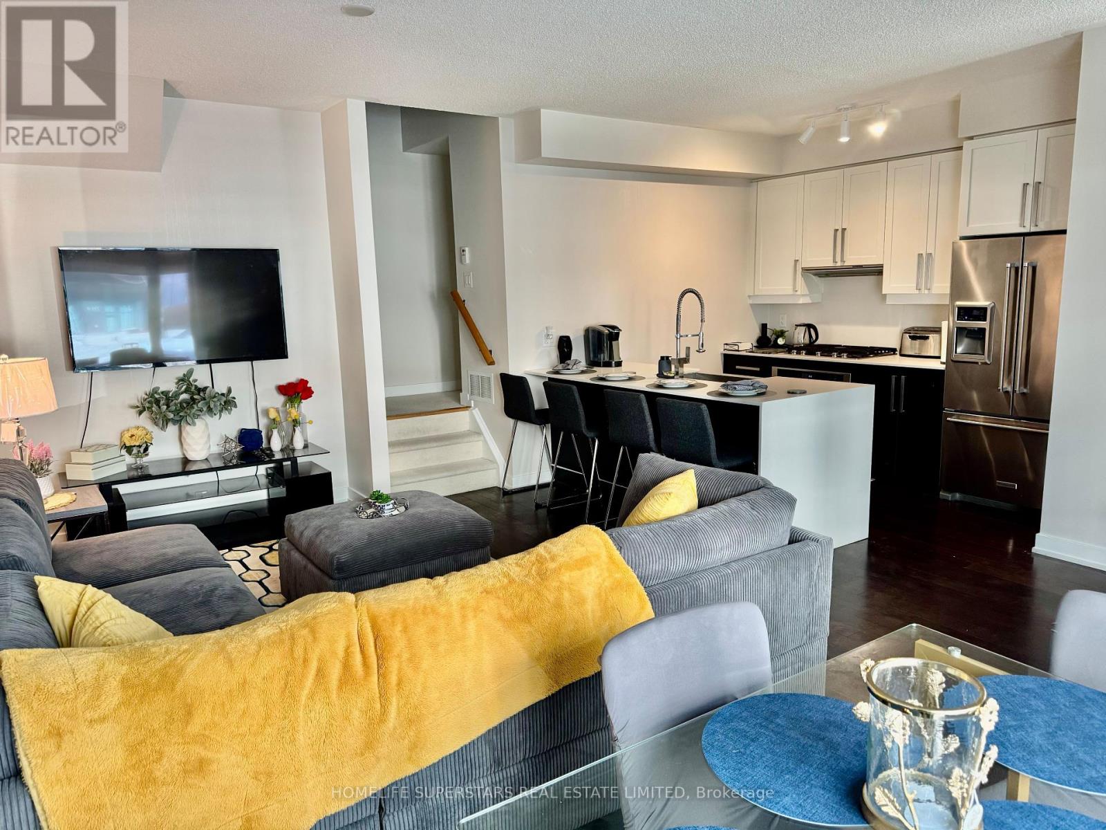 Th 3 - 4070 Parkside Village Drive W, Mississauga, Ontario  L5B 0K2 - Photo 4 - W12455804