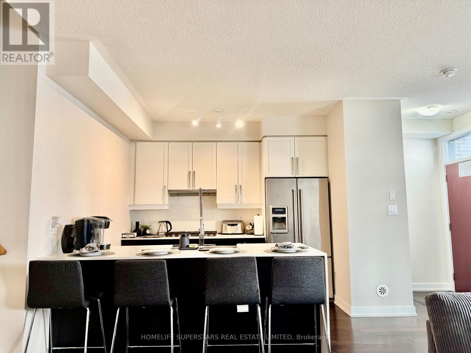 Th 3 - 4070 Parkside Village Drive W, Mississauga, Ontario  L5B 0K2 - Photo 5 - W12455804