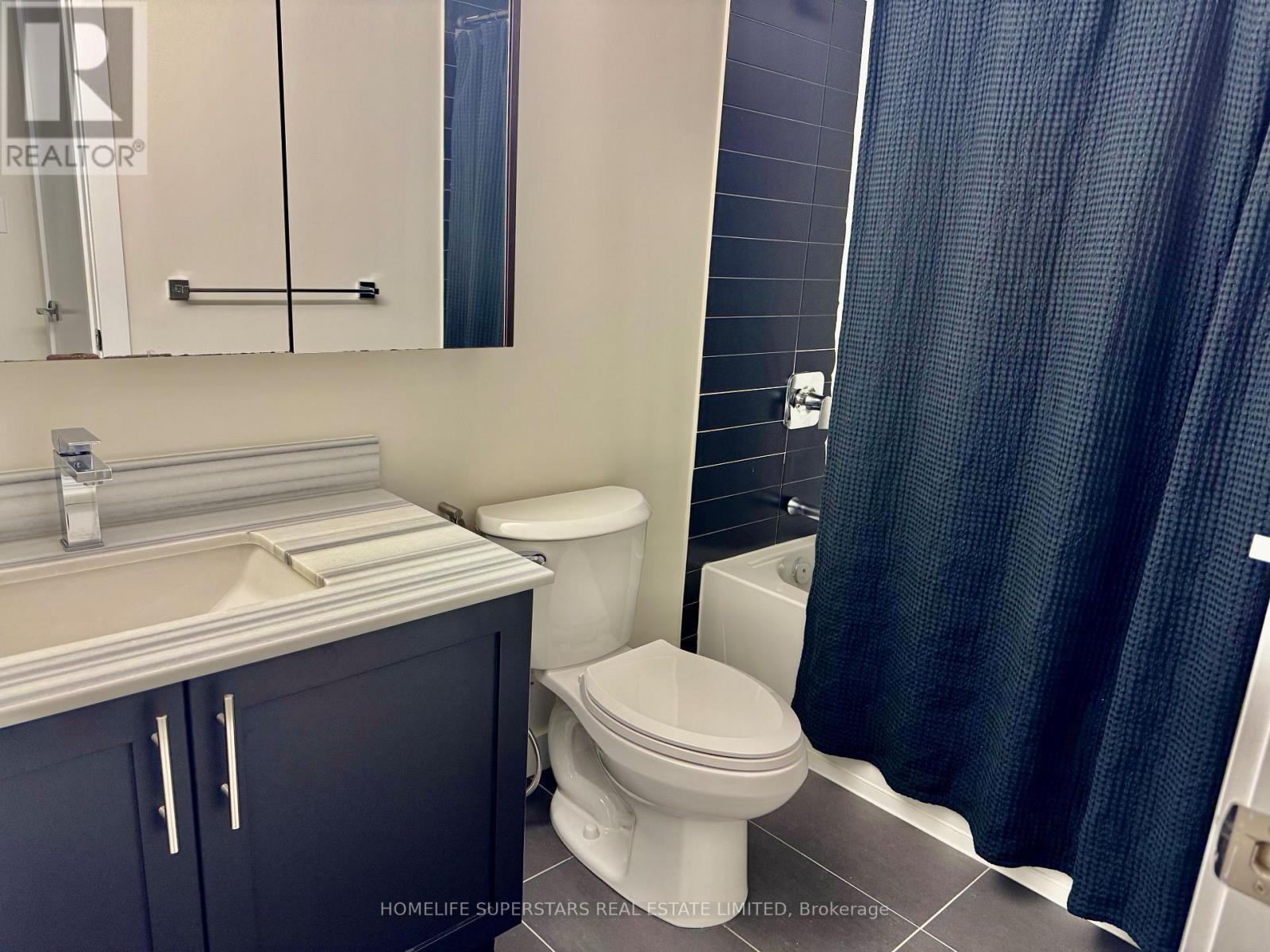 Th 3 - 4070 Parkside Village Drive W, Mississauga, Ontario  L5B 0K2 - Photo 8 - W12455804