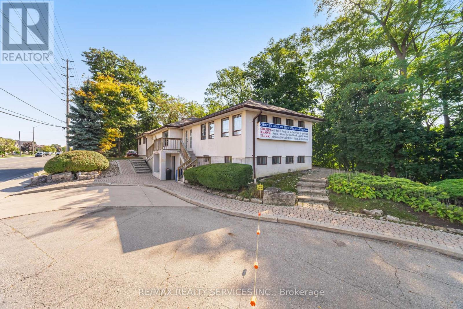 5330 Creditview Road, Mississauga, Ontario  L5M 5N5 - Photo 6 - W12455807