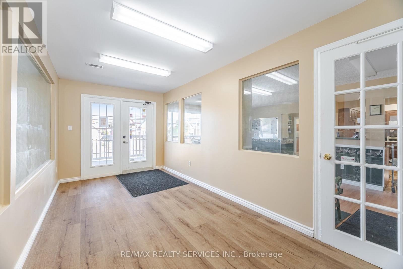 5330 Creditview Road, Mississauga, Ontario  L5M 5N5 - Photo 9 - W12455807
