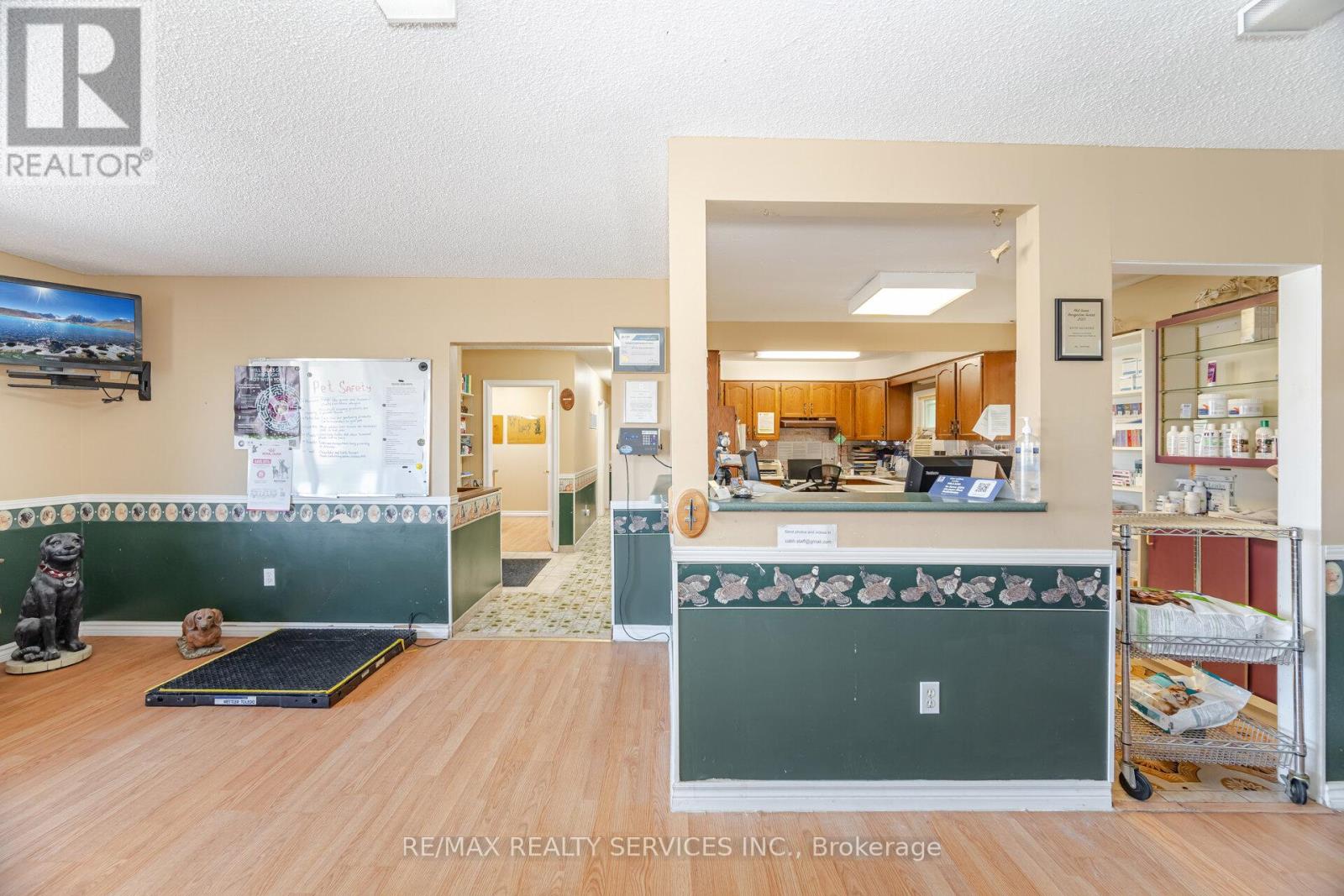 5330 Creditview Road, Mississauga, Ontario  L5M 5N5 - Photo 10 - W12455812