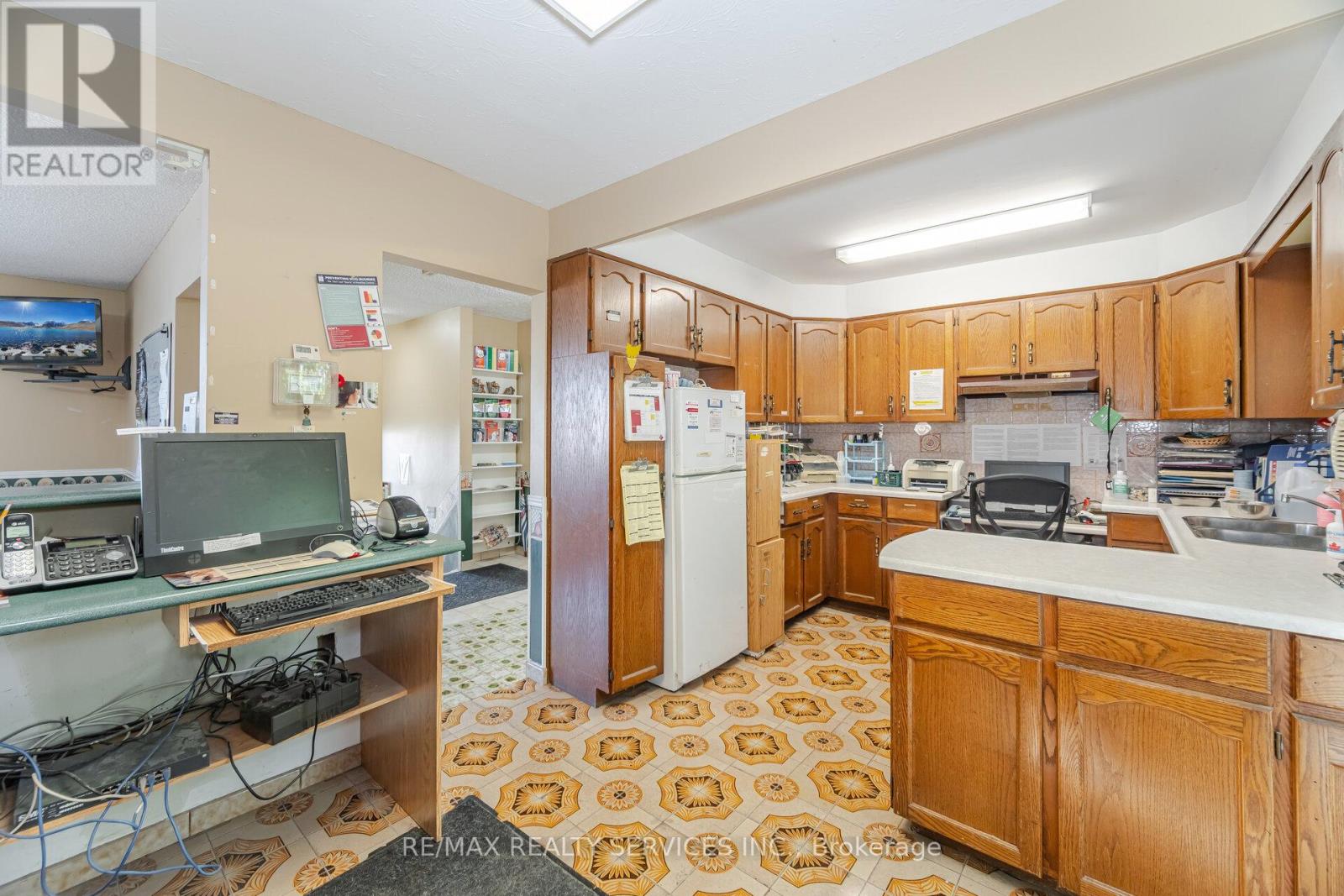 5330 Creditview Road, Mississauga, Ontario  L5M 5N5 - Photo 13 - W12455812