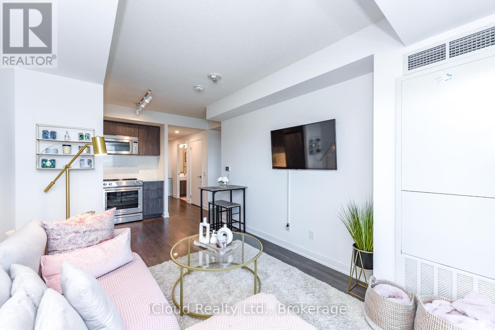 1201 - 30 Samuel Wood Way, Toronto, Ontario  M9B 0C9 - Photo 5 - W12455815