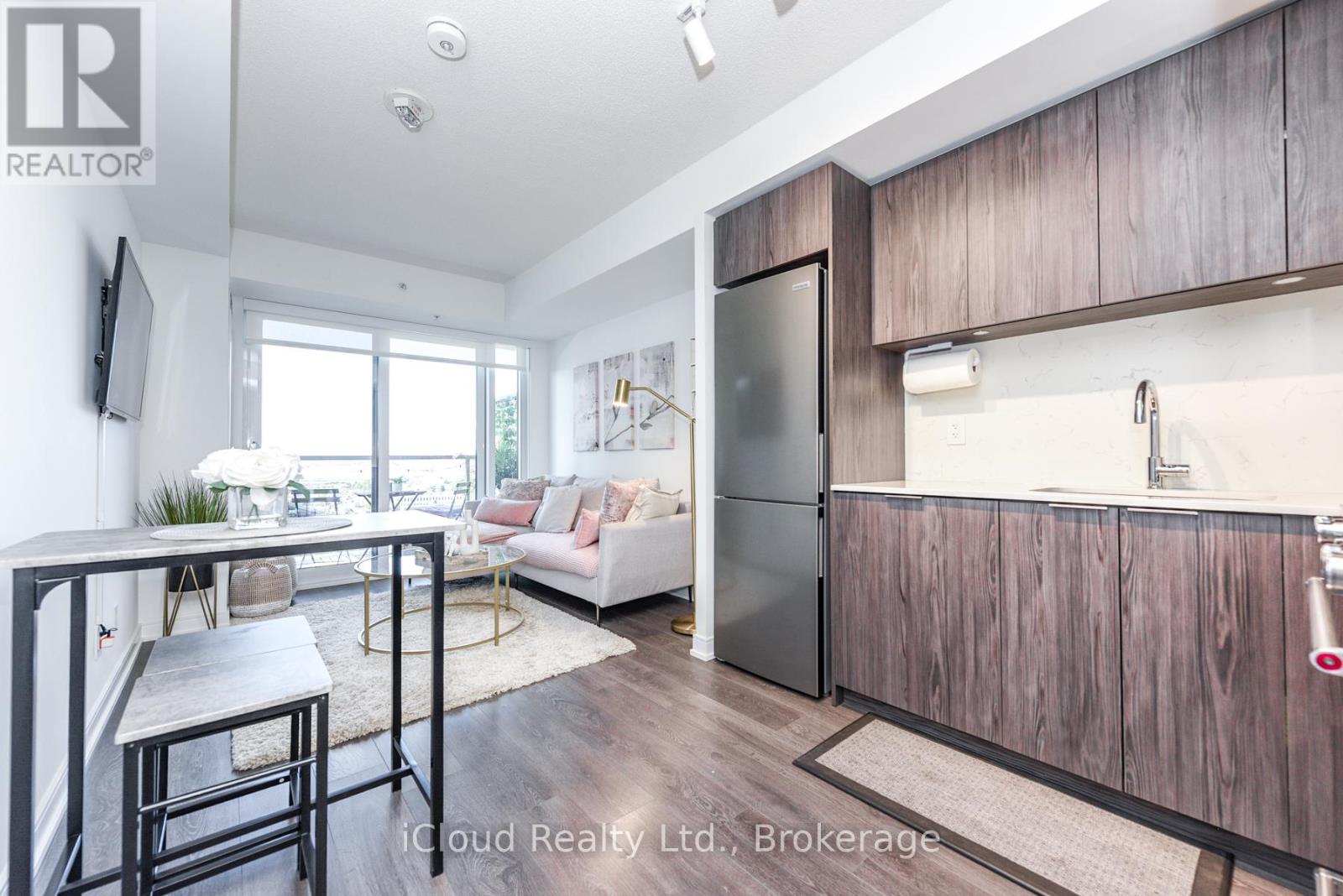 1201 - 30 Samuel Wood Way, Toronto, Ontario  M9B 0C9 - Photo 8 - W12455815