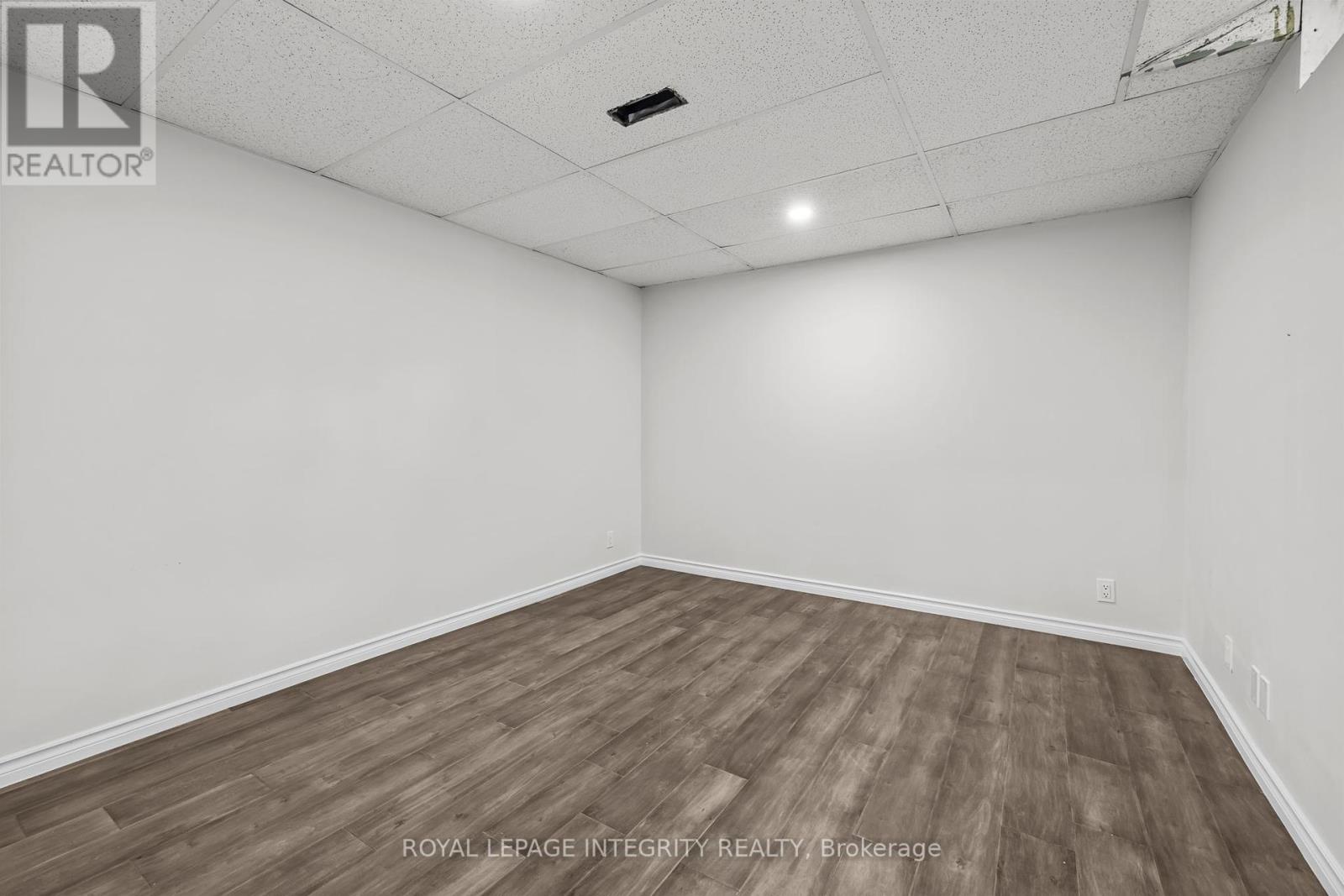 83 Saddle Crescent, Ottawa, Ontario  K1G 5L3 - Photo 33 - X12455830