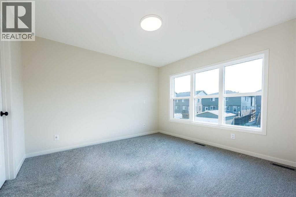 264 Marmot Grove Nw, Calgary, Alberta  T3J 2J5 - Photo 12 - A2260366