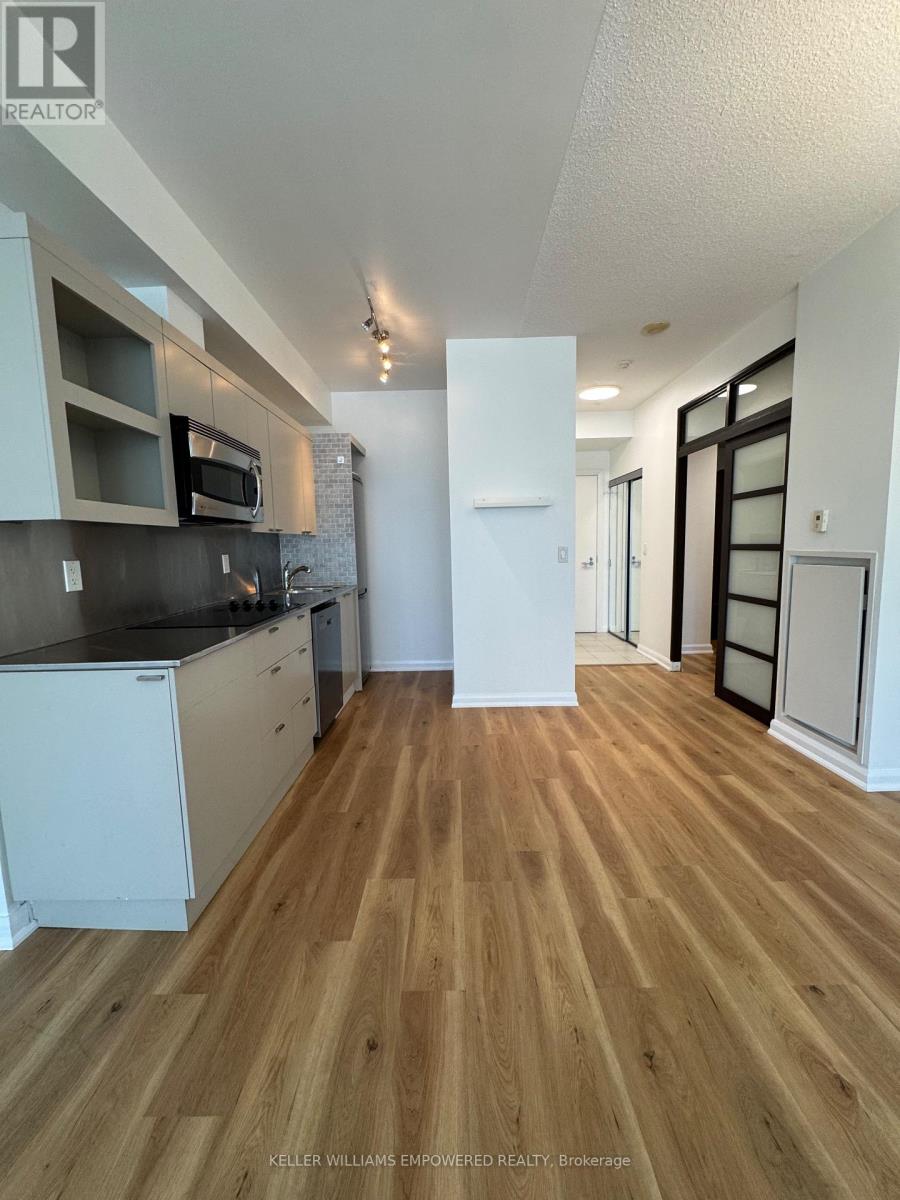 1708 - 111 Elizabeth Street, Toronto, Ontario  M5G 1P7 - Photo 5 - C12455818