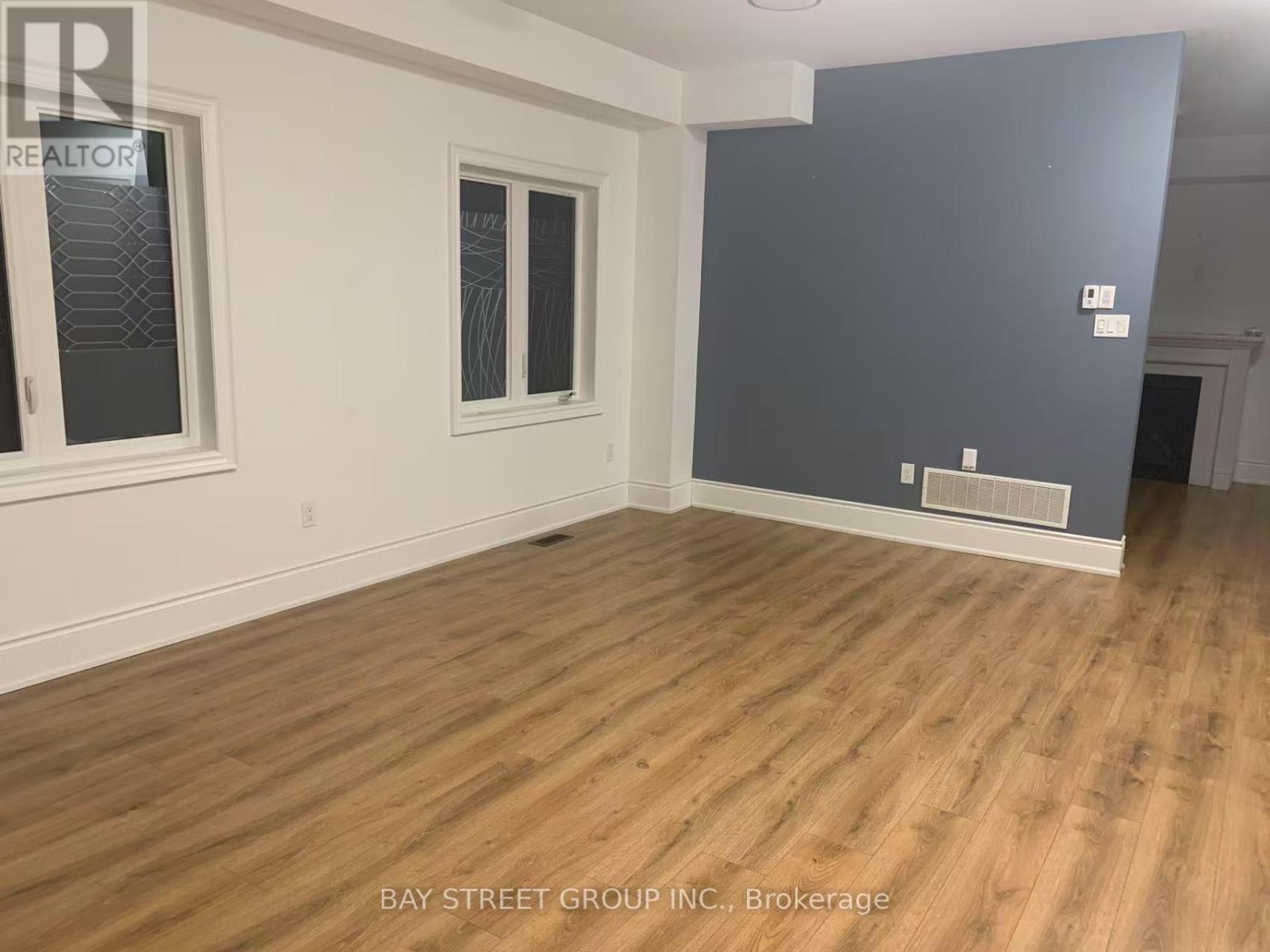 77 Sunset Way, Thorold, Ontario  L2V 0C7 - Photo 9 - X12411109