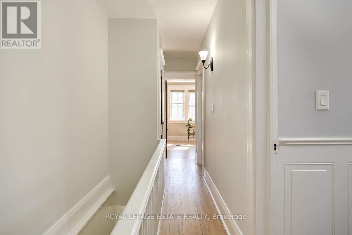 532 Glebeholme Boulevard, Toronto, Ontario  M4C 1V4 - Photo 13 - E12455822