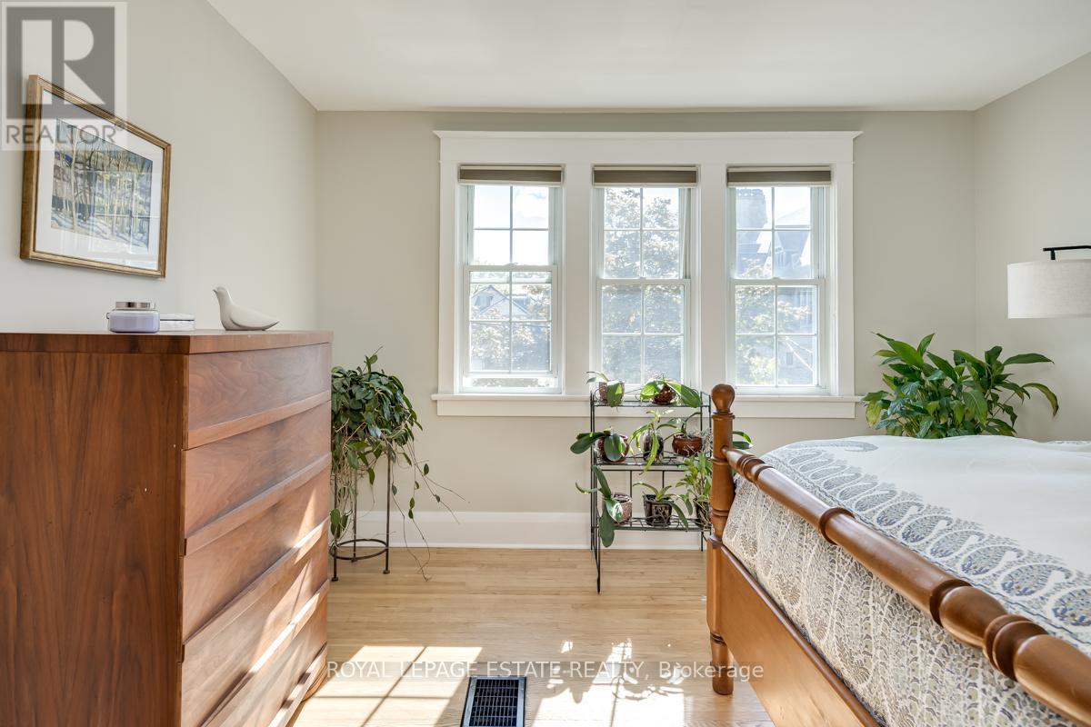 532 Glebeholme Boulevard, Toronto, Ontario  M4C 1V4 - Photo 15 - E12455822