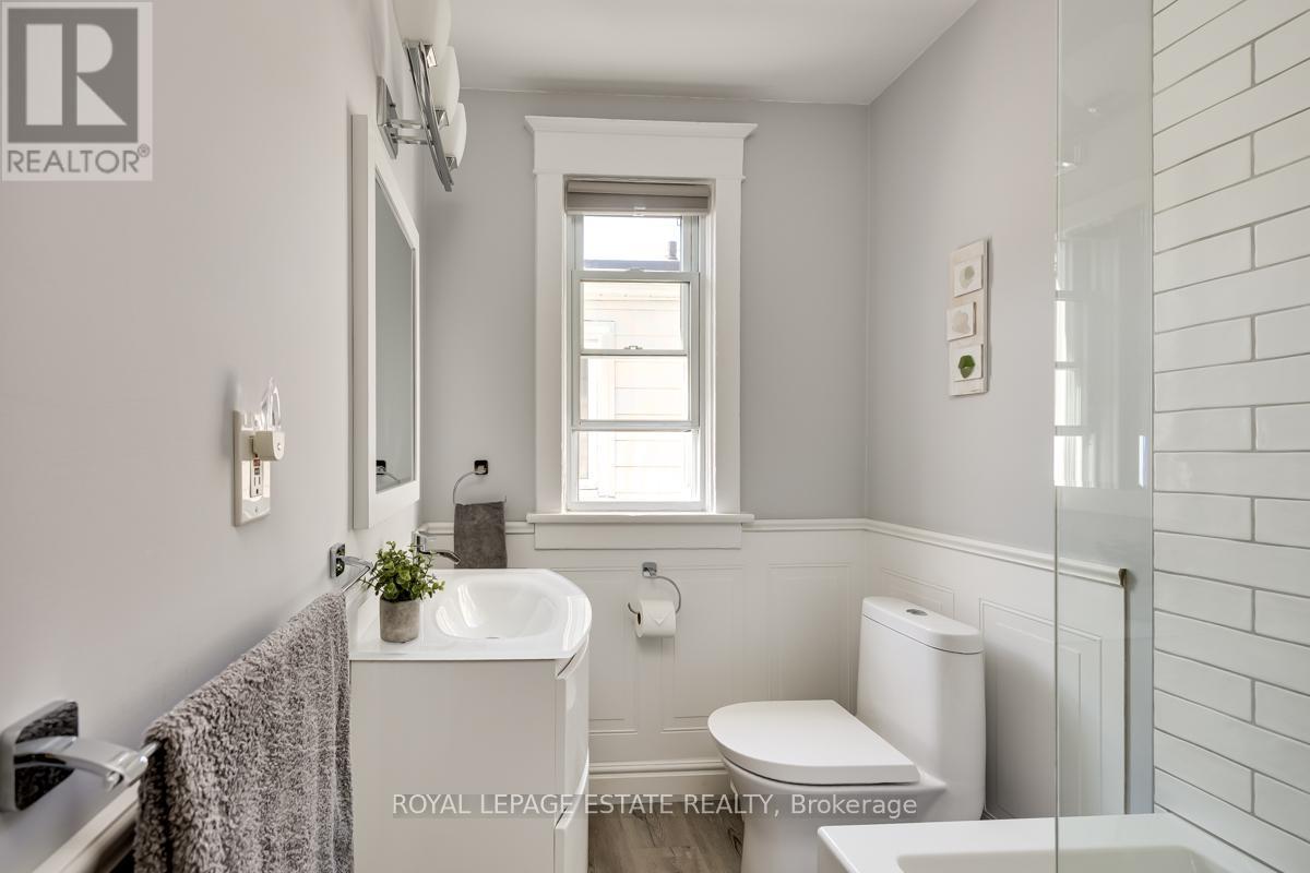 532 Glebeholme Boulevard, Toronto, Ontario  M4C 1V4 - Photo 18 - E12455822