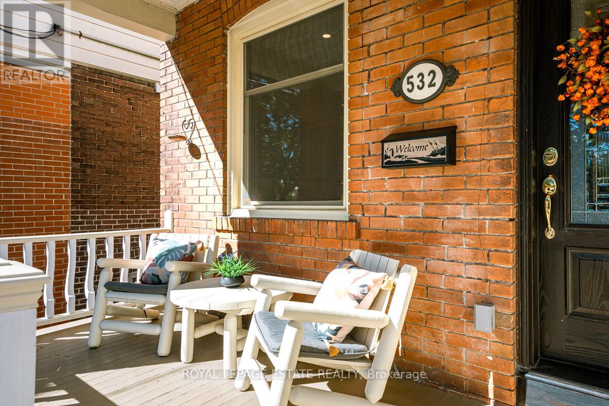 532 Glebeholme Boulevard, Toronto, Ontario  M4C 1V4 - Photo 3 - E12455822