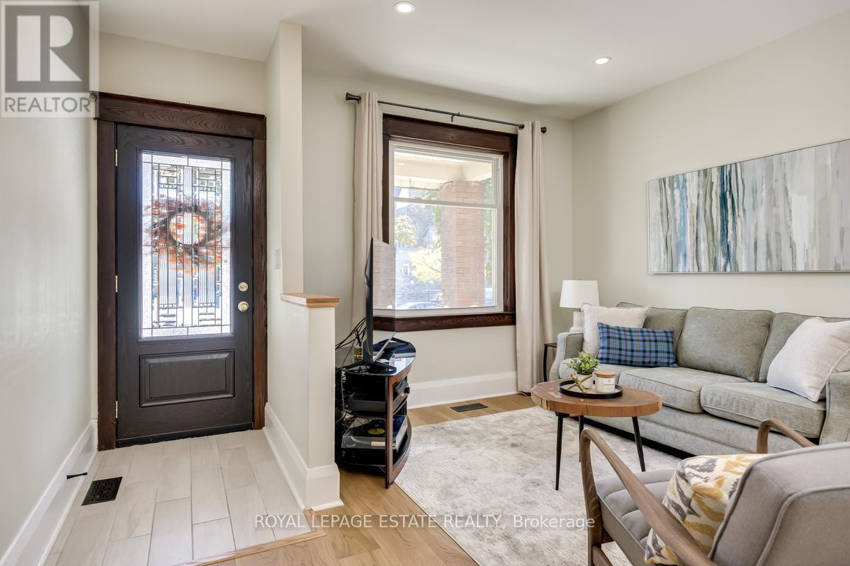 532 Glebeholme Boulevard, Toronto, Ontario  M4C 1V4 - Photo 4 - E12455822