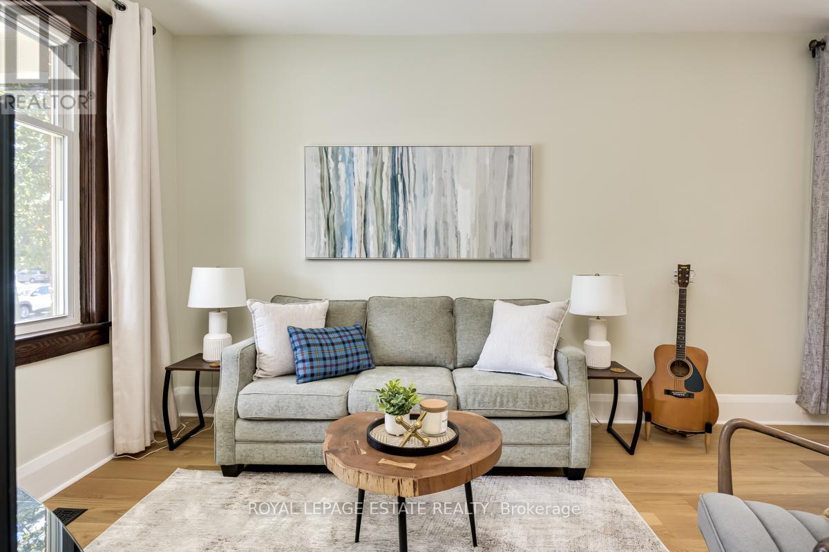 532 Glebeholme Boulevard, Toronto, Ontario  M4C 1V4 - Photo 5 - E12455822