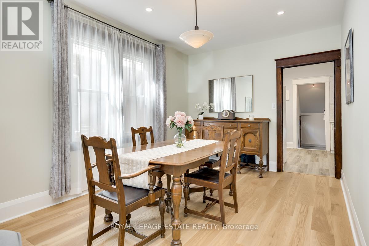 532 Glebeholme Boulevard, Toronto, Ontario  M4C 1V4 - Photo 8 - E12455822