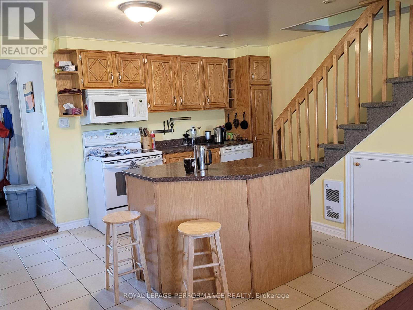 975 Queen Street, Champlain, Ontario  K0B 1K0 - Photo 13 - X12435934