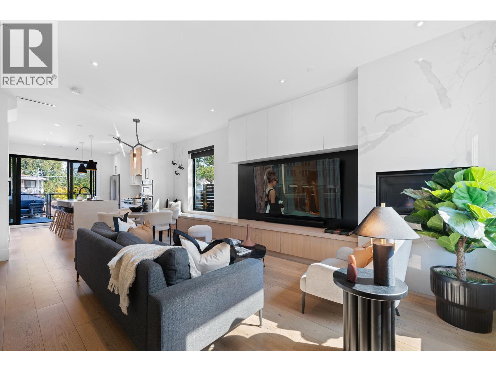 575 E 22nd Avenue, Vancouver, British Columbia  V5V 1V2 - Photo 3 - R3053464