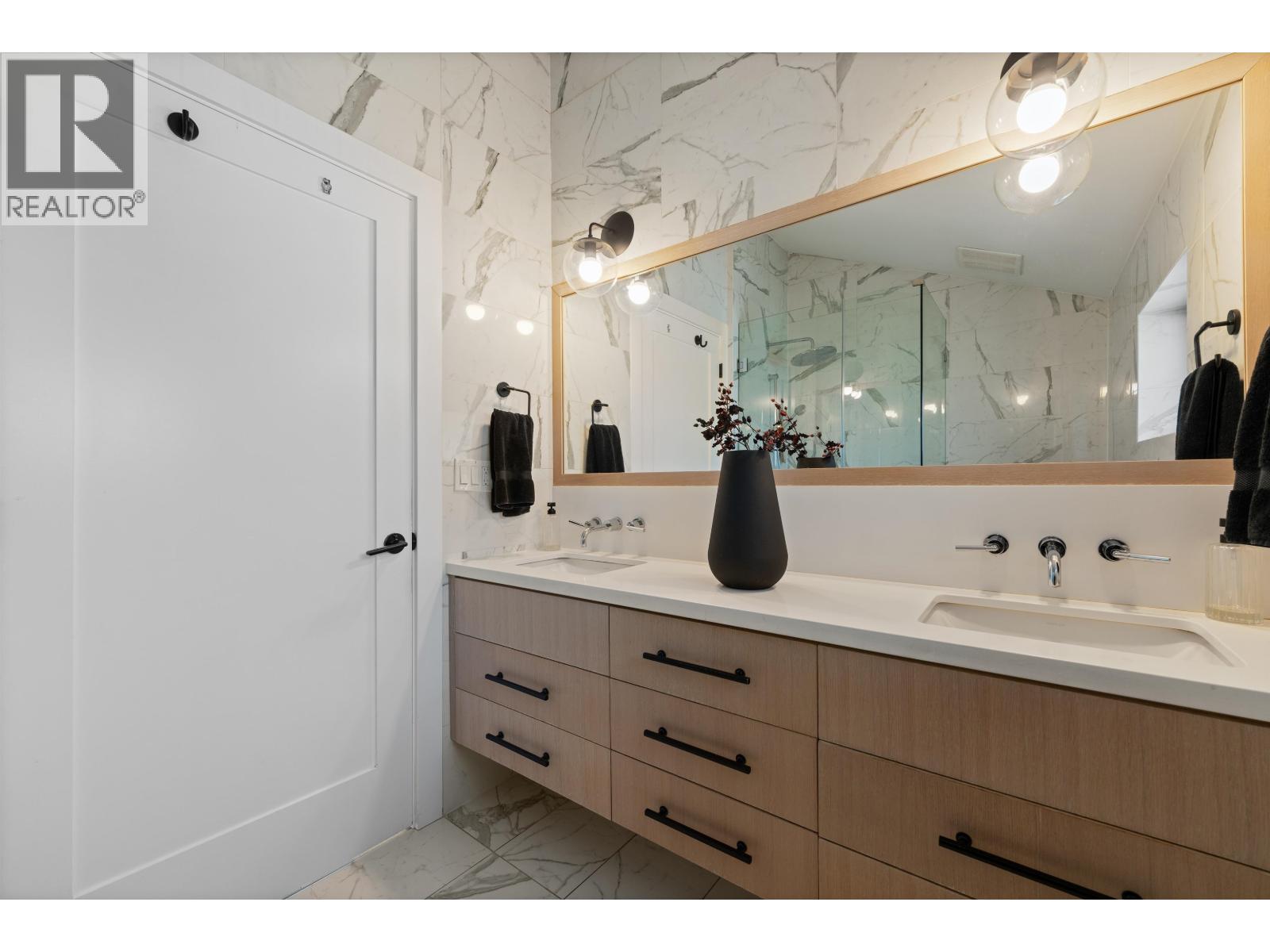 575 E 22nd Avenue, Vancouver, British Columbia  V5V 1V2 - Photo 14 - R3053464