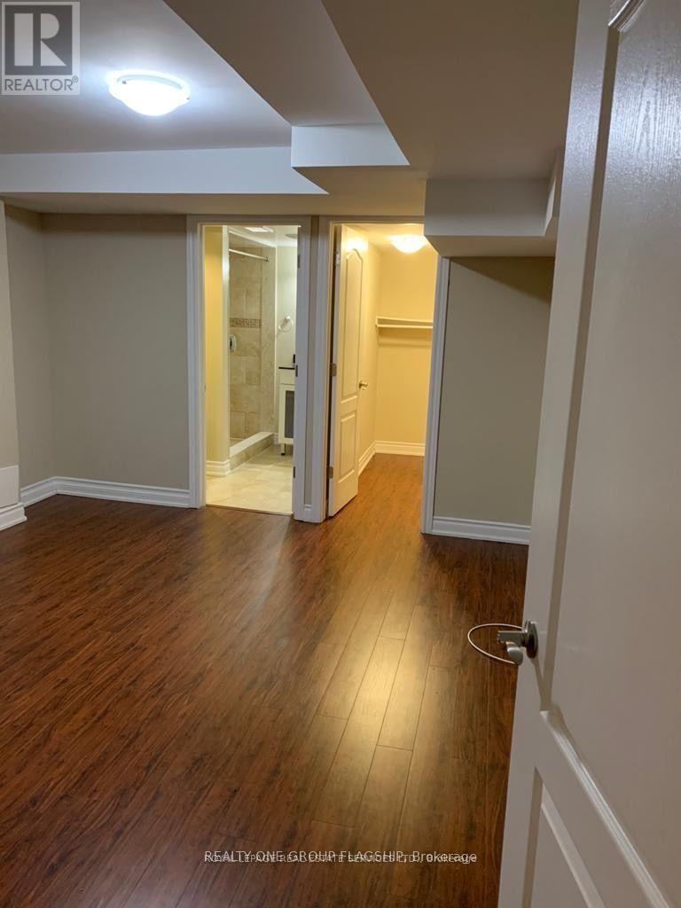 Lower - 2256 Manor Hill Lower Drive, Mississauga, Ontario  L5M 5B8 - Photo 6 - W12455825