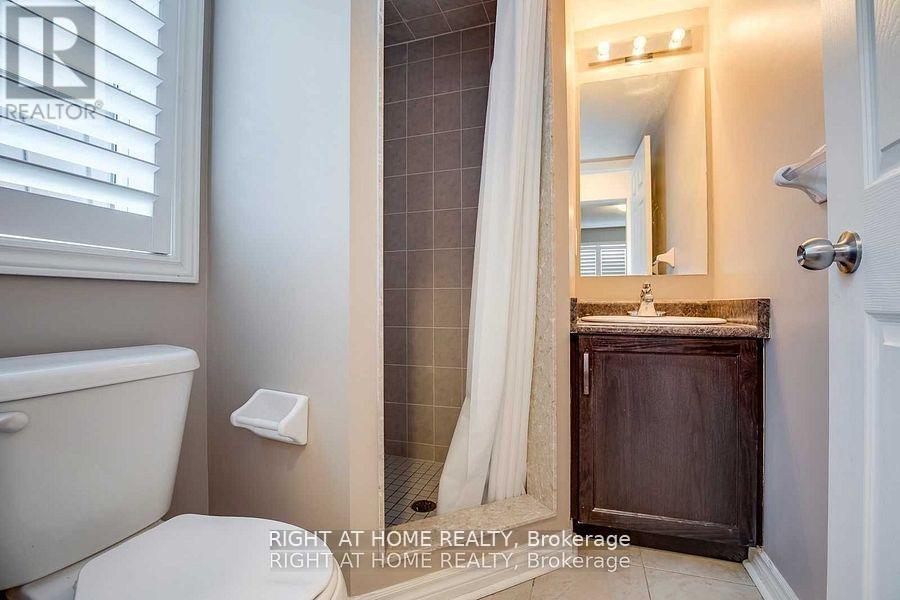 29-04 - 2420 Baronwood Drive, Oakville, Ontario  L6M 0X6 - Photo 7 - W12455826