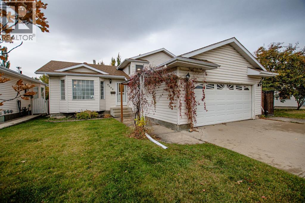 9048 104 Avenue, Grande Prairie, Alberta  T8X 1E6 - Photo 2 - A2263707