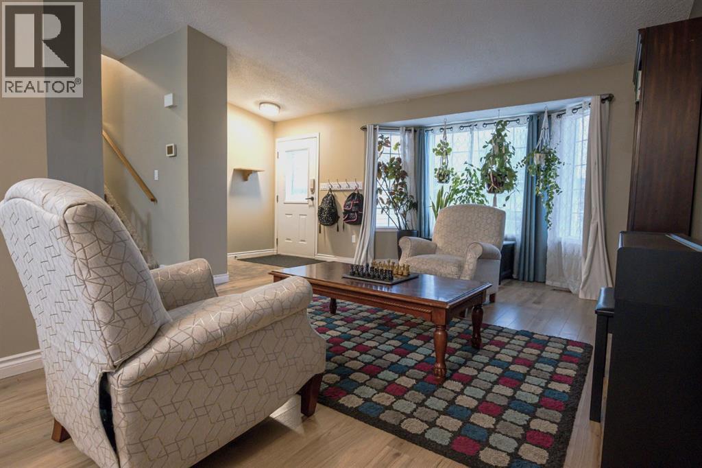 9048 104 Avenue, Grande Prairie, Alberta  T8X 1E6 - Photo 5 - A2263707