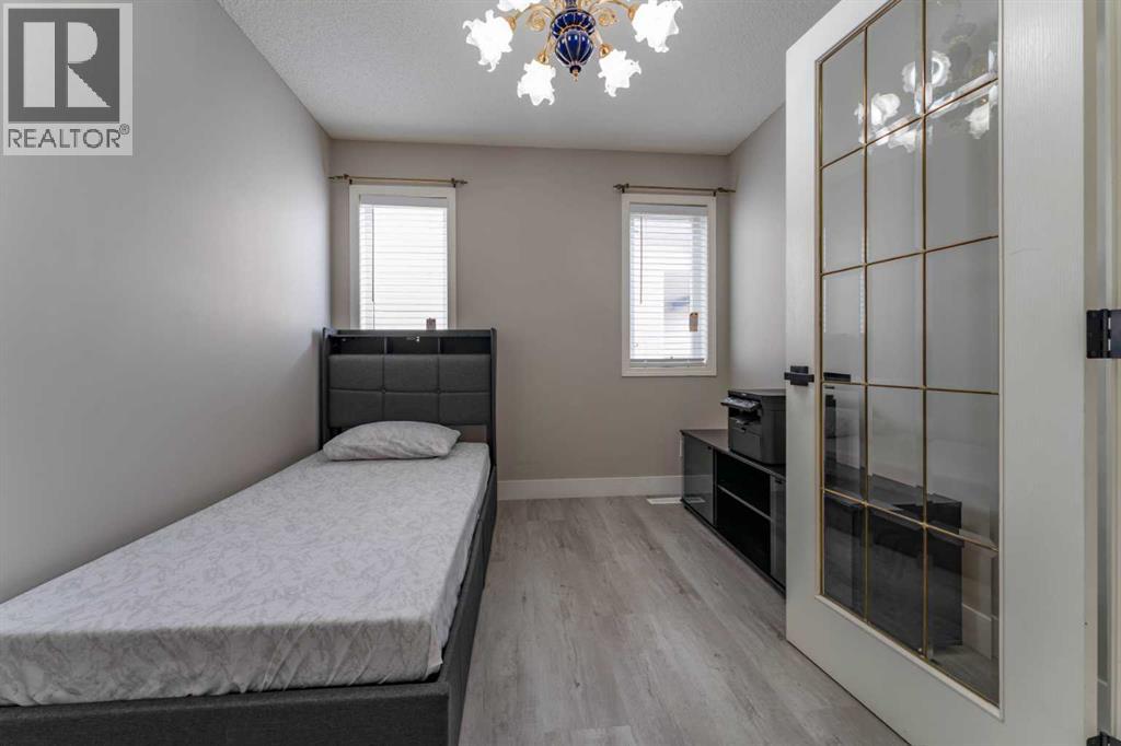 276 Fairways Bay Nw, Airdrie, Alberta  T4B 2P5 - Photo 3 - A2263490