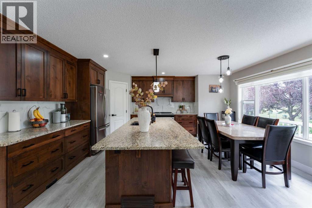 276 Fairways Bay Nw, Airdrie, Alberta  T4B 2P5 - Photo 6 - A2263490