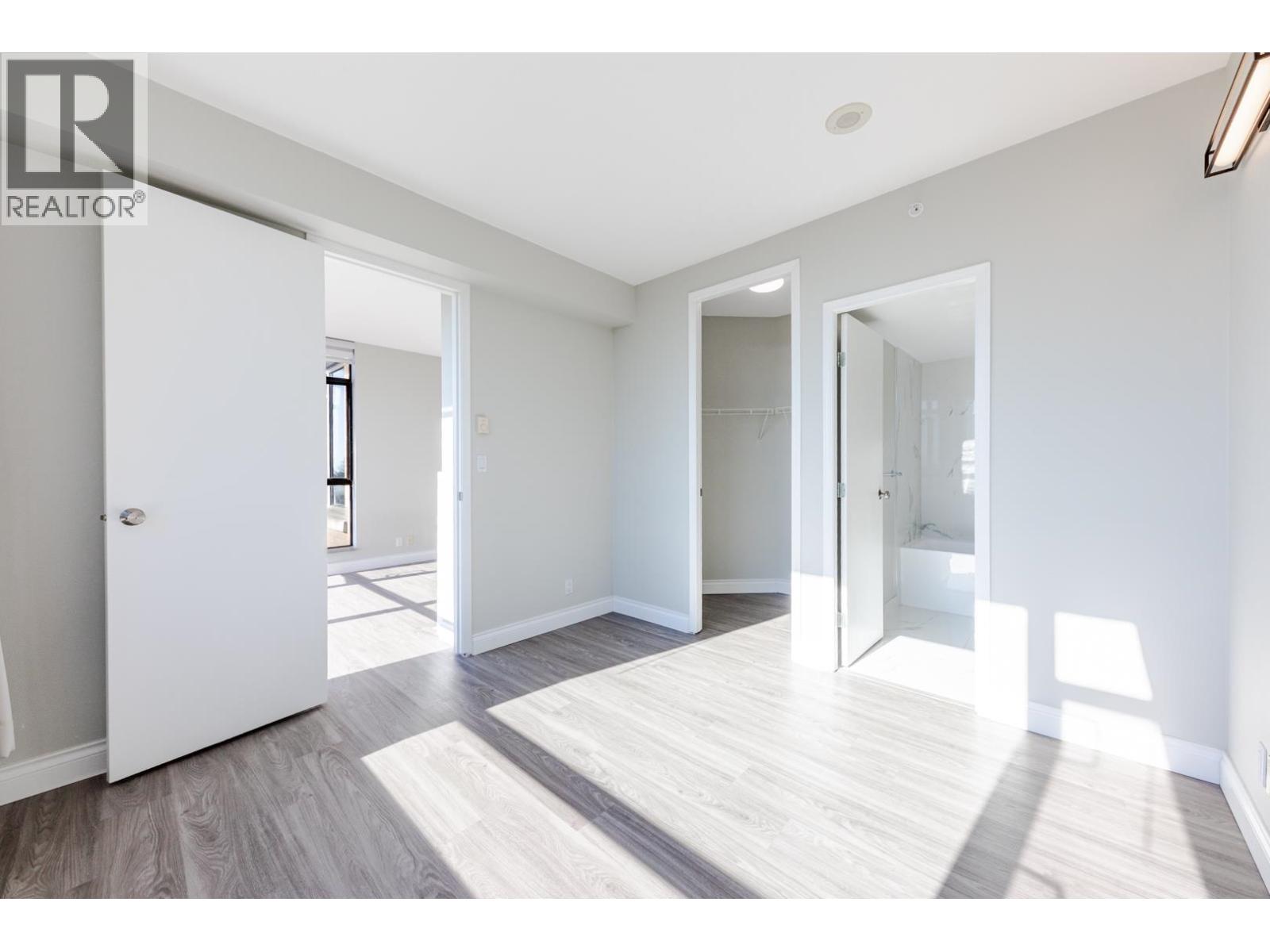 1001 7388 Sandborne Avenue, Burnaby, British Columbia  V5M 4A1 - Photo 4 - R3055950