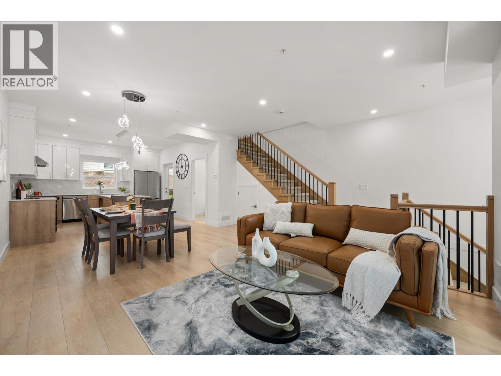 4 2258 KELLY AVENUE, Port Coquitlam, British Columbia