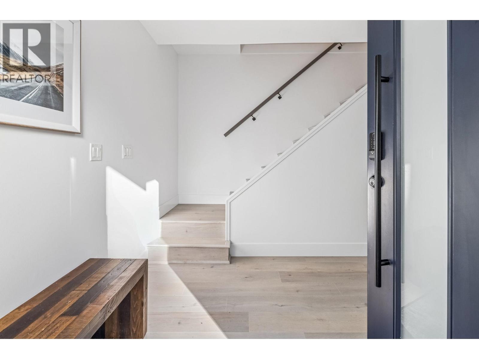 4578 Windsor Street, Vancouver, British Columbia  V5V 4P7 - Photo 2 - R3057041