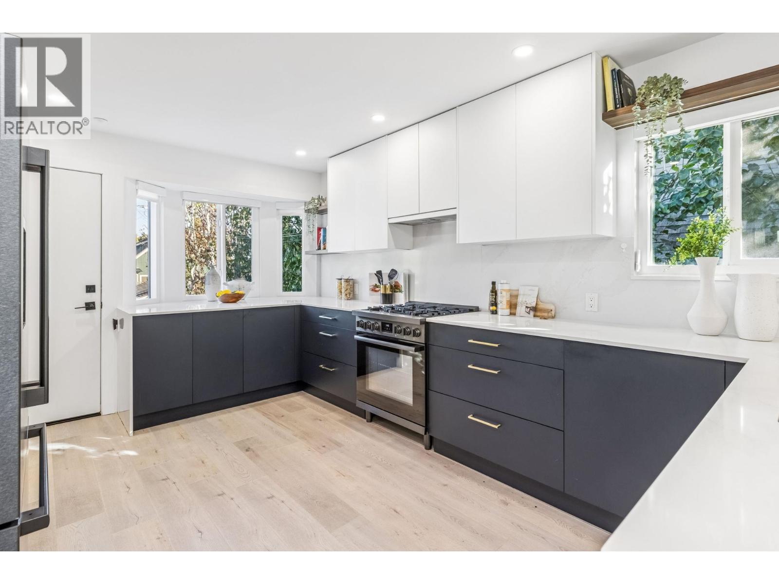 4578 Windsor Street, Vancouver, British Columbia  V5V 4P7 - Photo 8 - R3057041