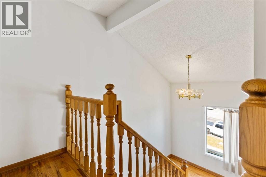 89 Edgedale Drive Nw, Calgary, Alberta  T3A 2R6 - Photo 21 - A2256293